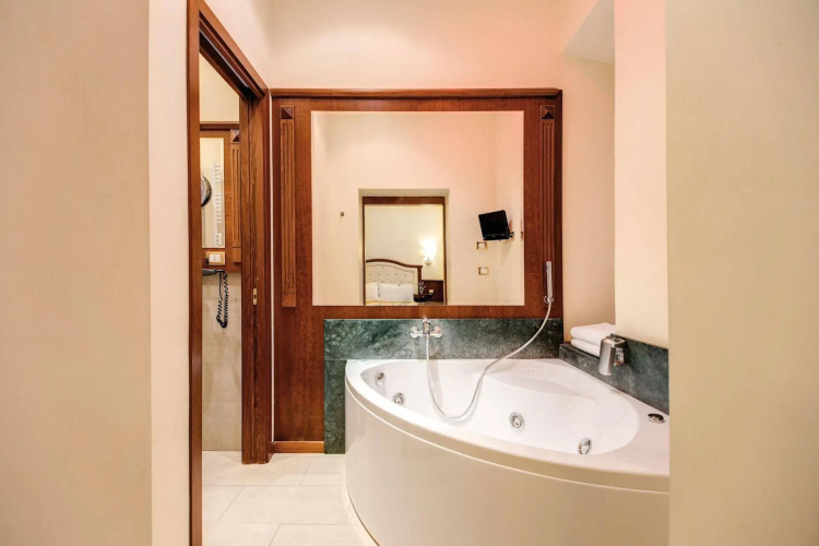 Esedra Inn