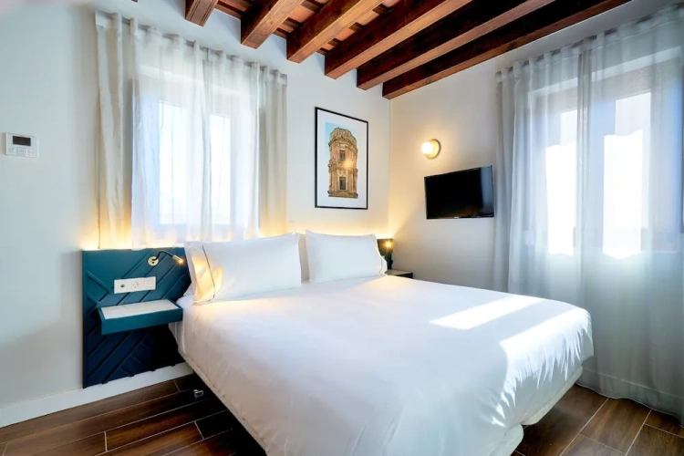 1 Bedroom Suite