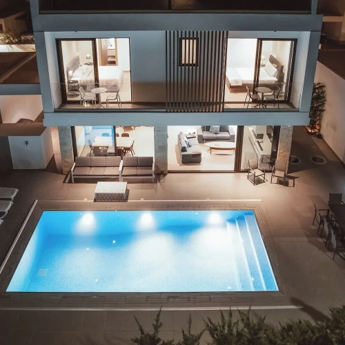 4 Bedrooms Villa