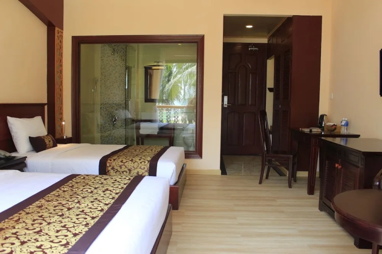 Deluxe room with balcony and with garden view