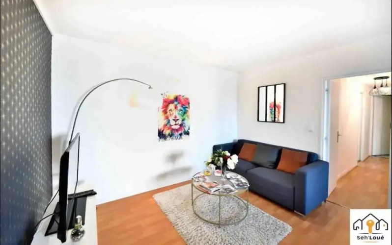 Chambre 2 avec espaces communs a partager SEHLOUÉ