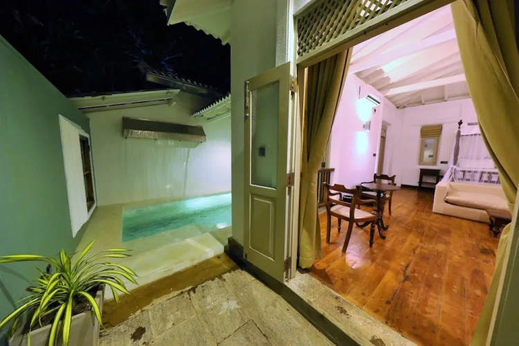 Suite with balcony