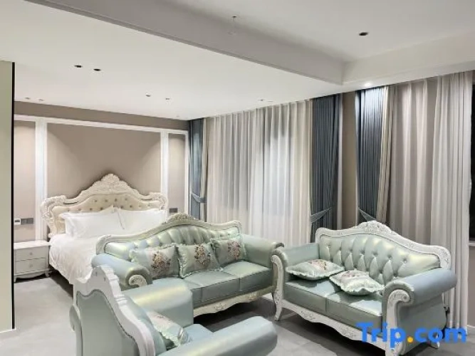 Luxury Suite