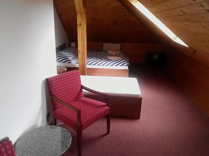 Standard Triple room