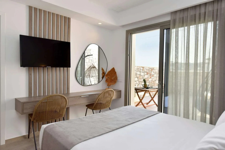Anais Milos Suites