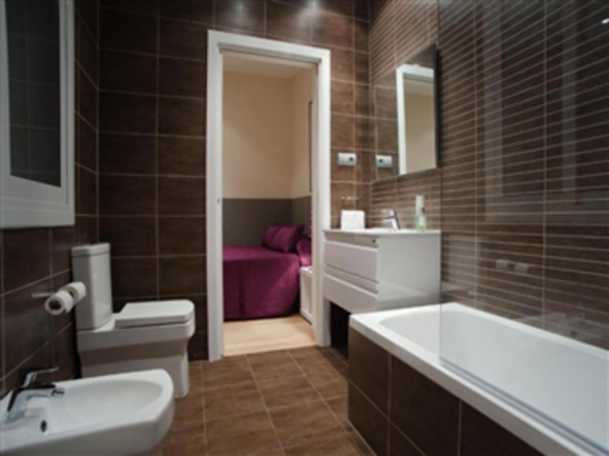 4 Bedrooms Apartment
