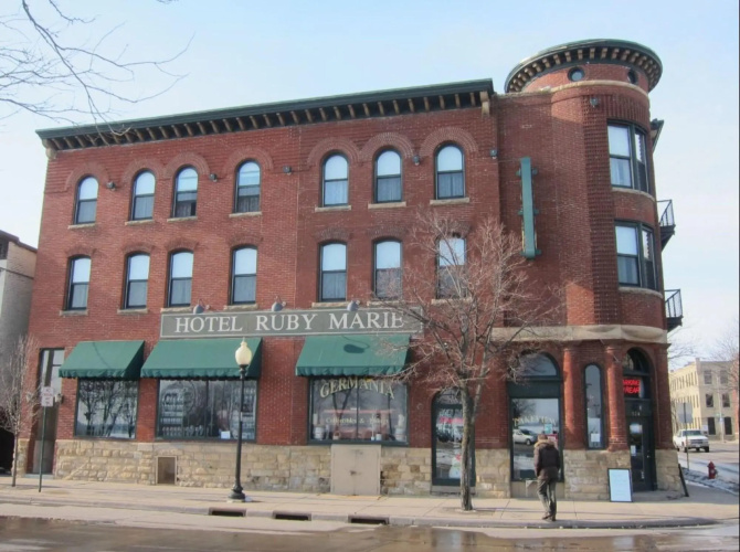 Hotel Ruby Marie