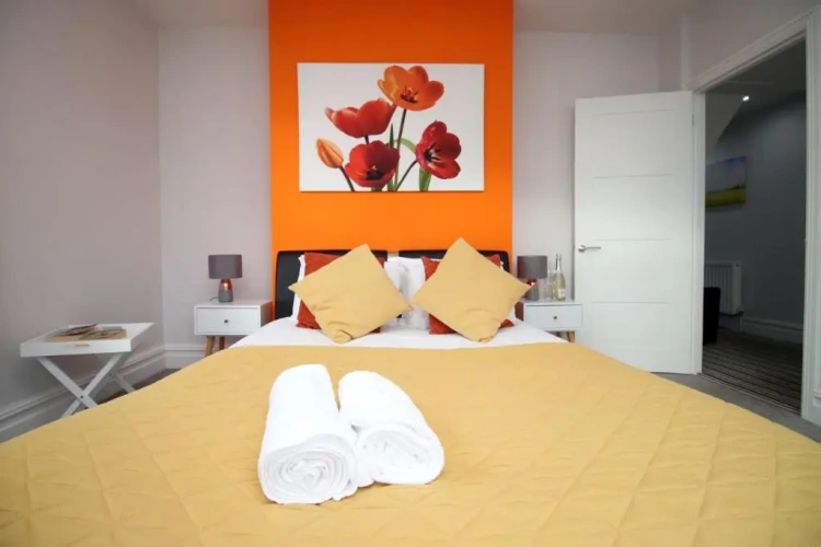 3 Bedrooms Apartment