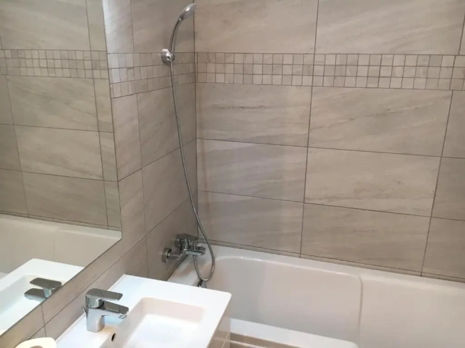 1 Bedroom Luxury Apartment with balcony