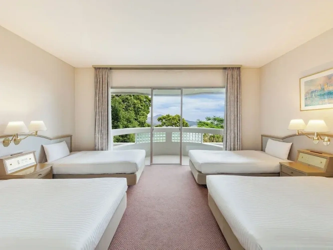 Standard Quadruple room with ocean view