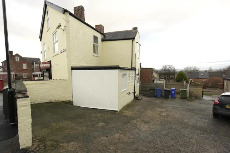 55A Derbyshire Lane
