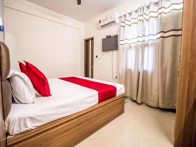 OYO 14565 Hotel Snazzy