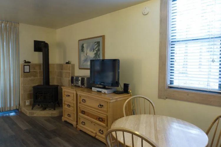 3159 Aspen Grove