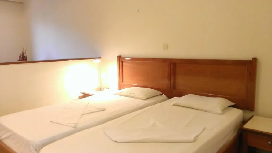 Captain Yiannis Studios & Apartments
