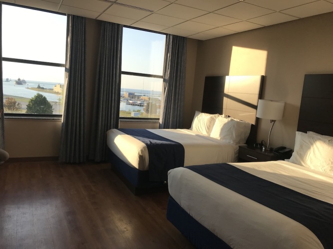 Standard Quadruple room with lake view
