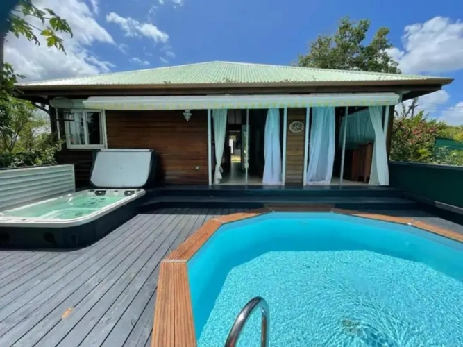 2 Bedrooms Villa