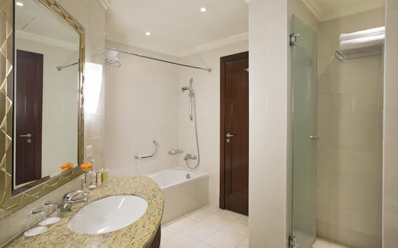 City Seasons Suites Dubai photo 29