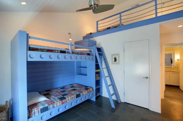 A Blue Boyd's Nest - 4 Br Home