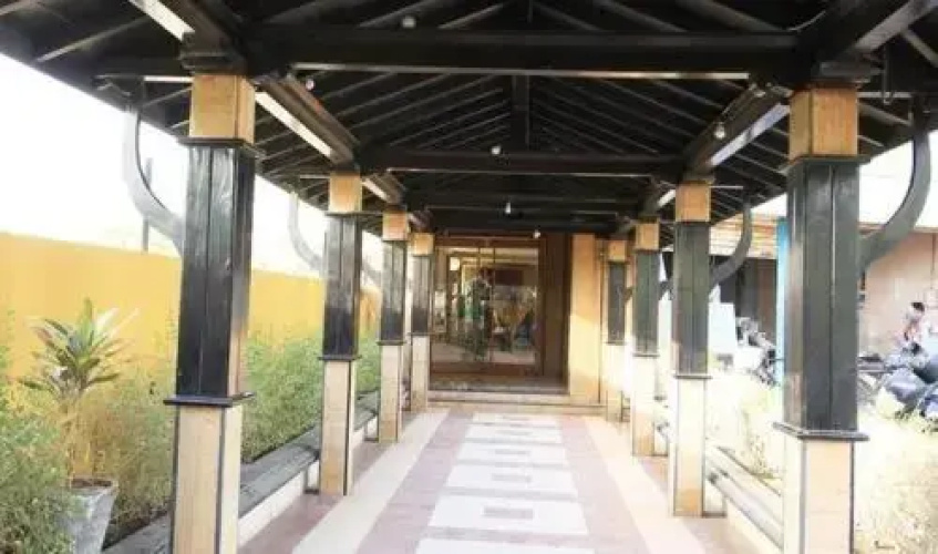Hotel Yellow Lime