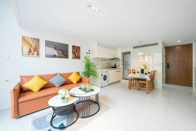 2 Bedrooms Apartment