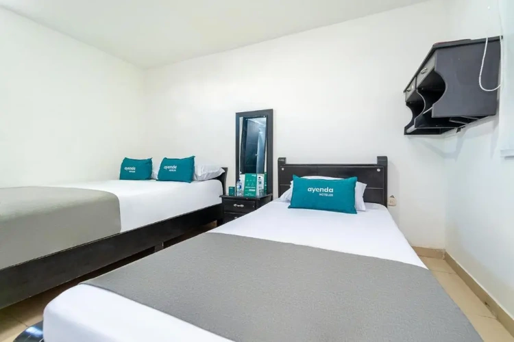 Standard Triple room
