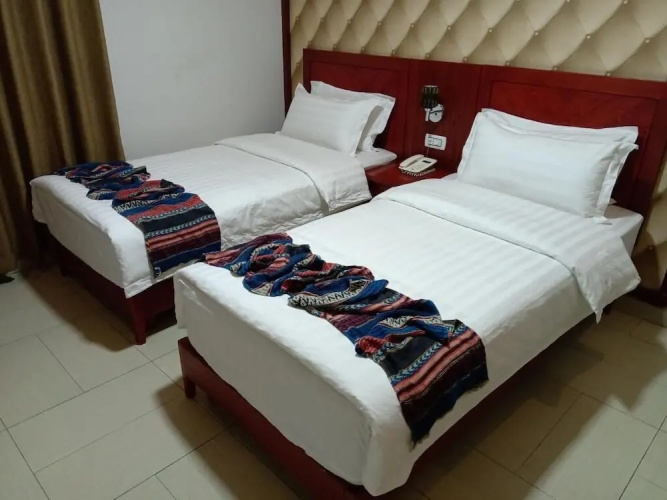 Seven Days Hotel