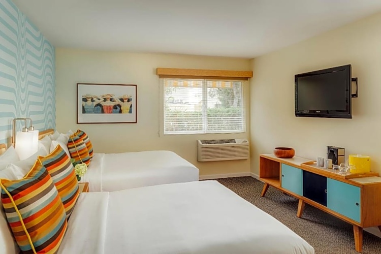 Twin room
