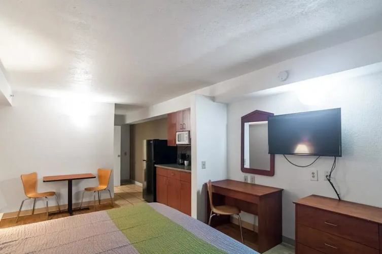 Studio 6