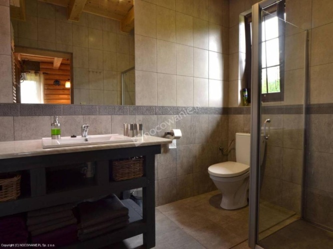 2 Bedrooms Chalet