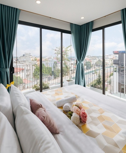 Apartment with balcony