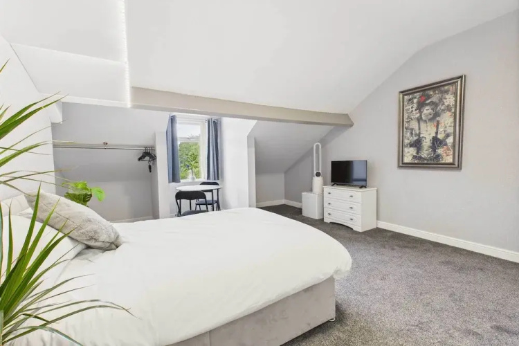 Host Stay Crosby House