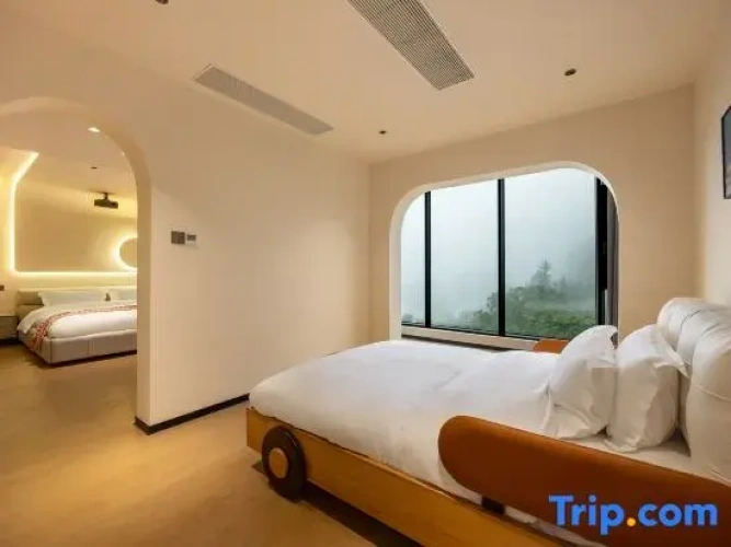 Standard Twin Family room with view