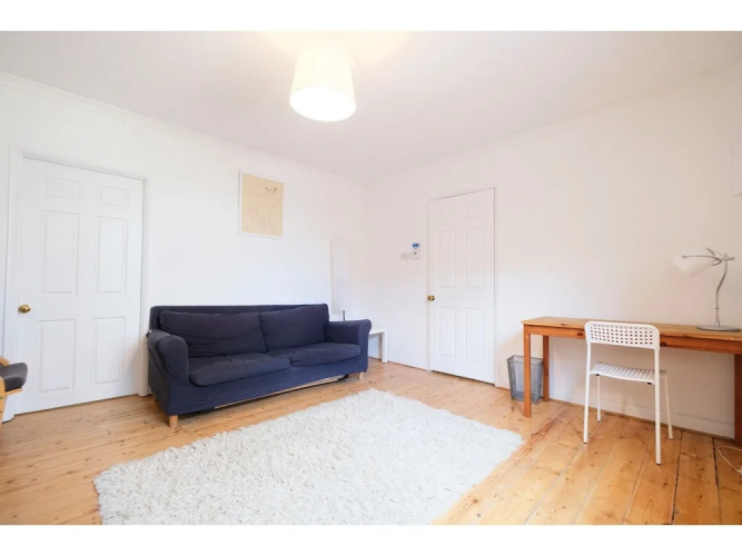 Beautiful, Bright and Spacious Flat for 4