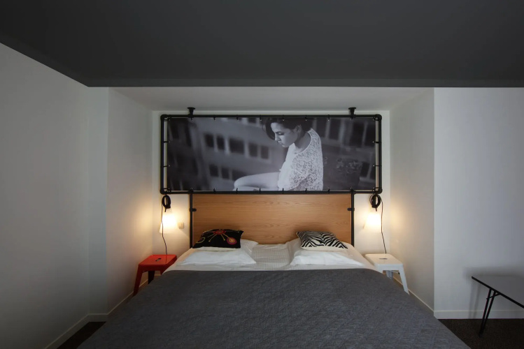 Zoom Hotel