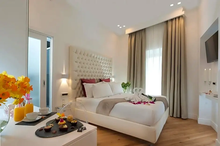 Standard Double room with city view