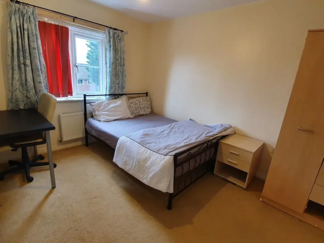 9 Cobb Close Holiday House