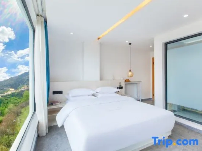 Standard Double room with mountain view