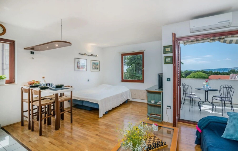 Nice Apartment in Krk With Wifi