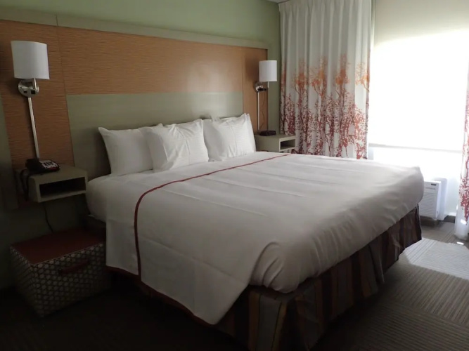 Country Hearth Inn & Suites - Columbia