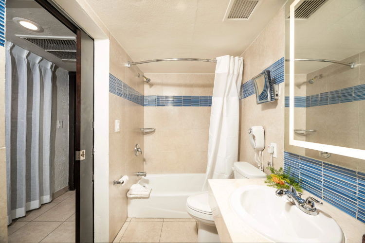 Windward Passage Hotel photo 10
