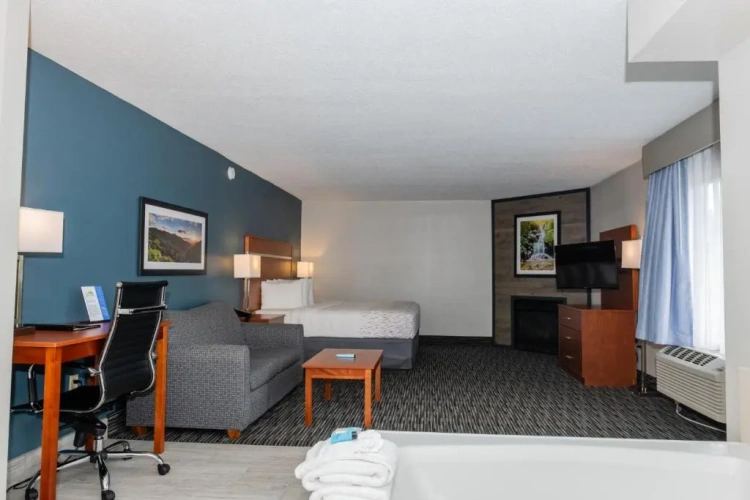 Standard room with balcony