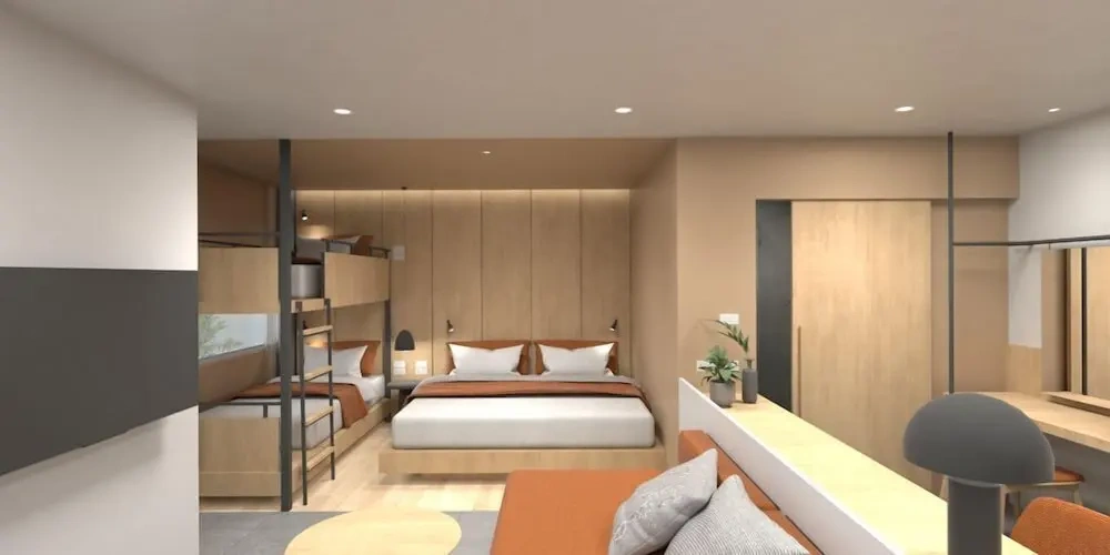 Deluxe Quadruple room with city view