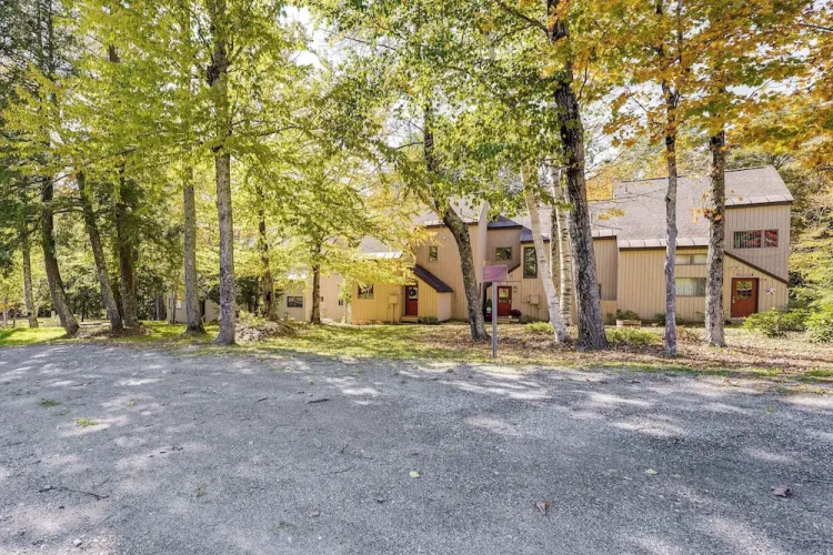 Modern Mountain Haven: 5 Mi to Mt Snow Slopes!