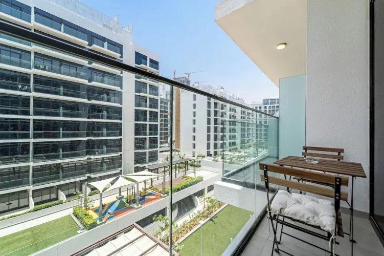 Silkhaus Azizi Riviera