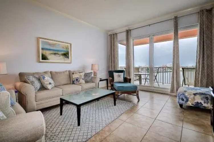 Harborview Grande 406