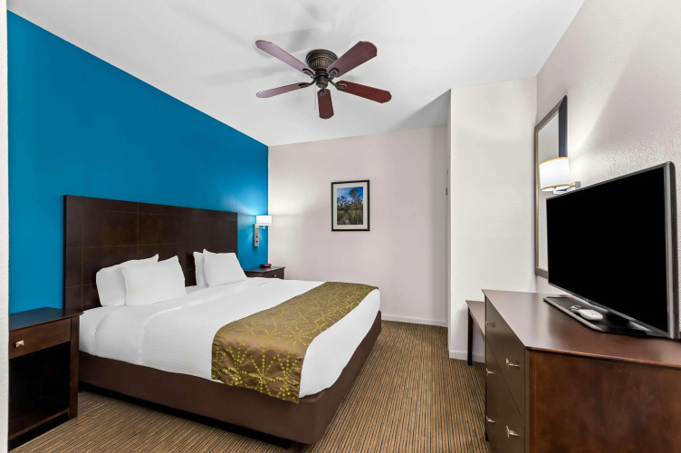 Best Western Delhi Inn