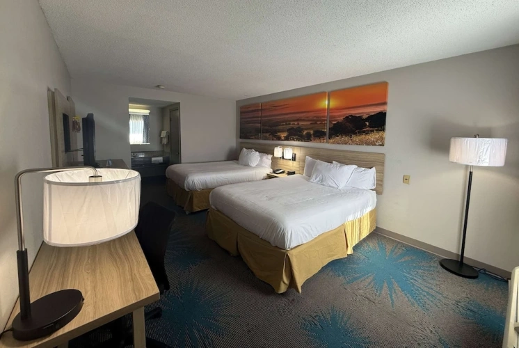 Standard Quadruple room with balcony