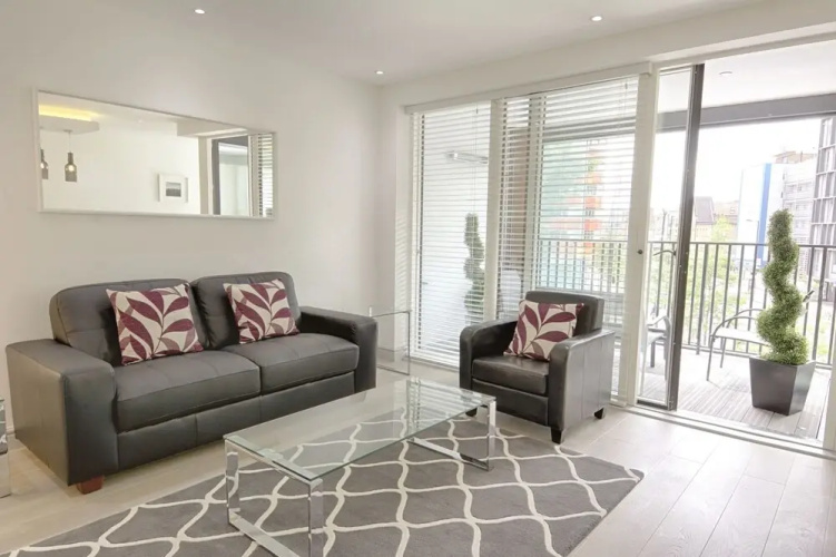 Roomspace Apartments -La Roka