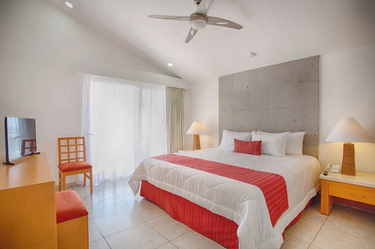 2 Bedrooms 2 Baths Suite oceanfront
