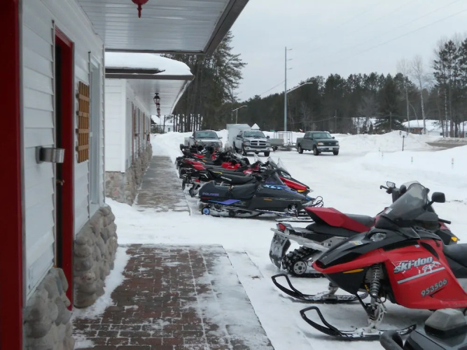 Deep River Motel